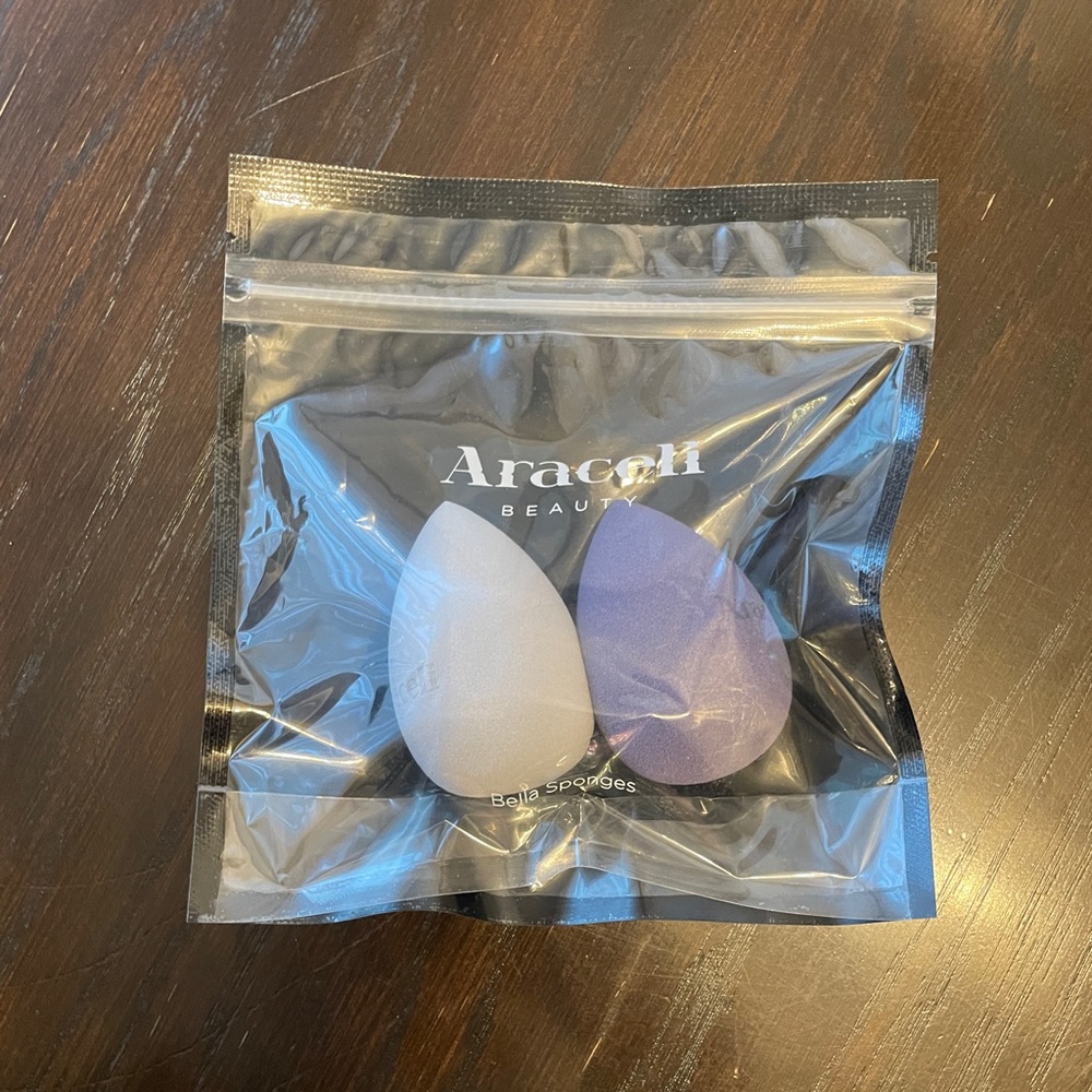 Araceli Beauty Bella Sponge two pack. NIB.